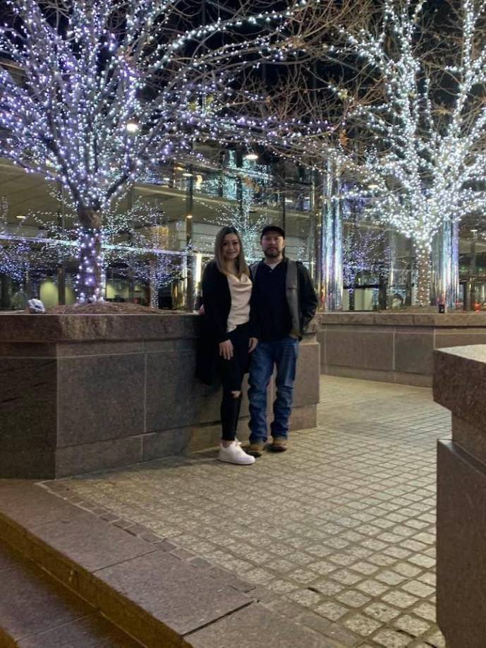 “Jessica había regresado recientemente a la casa para reconciliarse con su esposo y tratar de mejorar su matrimonio; los niños también vivían en la casa en ese momento”, declaró James Clements, de la unidad de homicidios del Departamento de Policía de Amarillo, a un medio local.