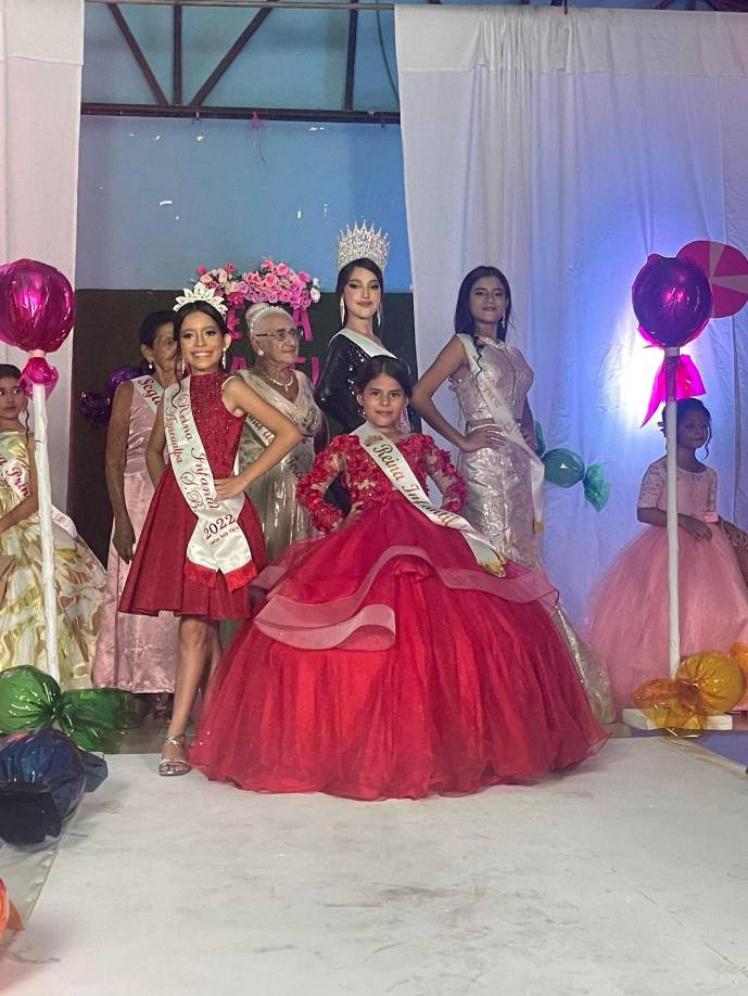 Este sábado 21 de octubre las autoridades municipales junto al comité de feria coronarán a la jovencita, Valeria Orellana, quien es la nueva Reina de la feria.