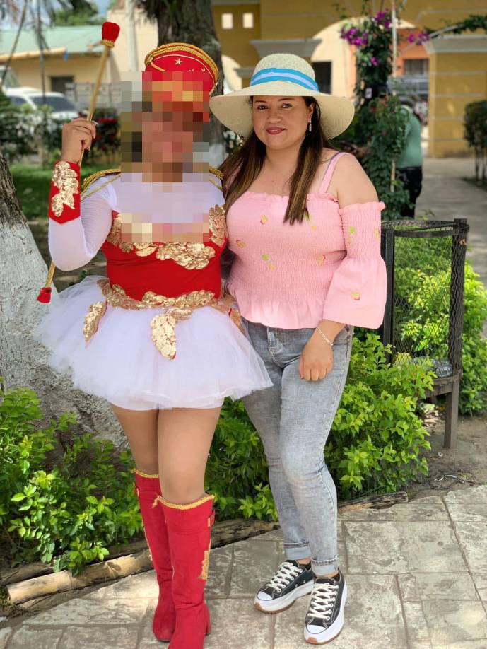 Según el informe preliminar, Nelly Mairely iba en compañía de uno de sus dos hijos cuando fue asesinada.