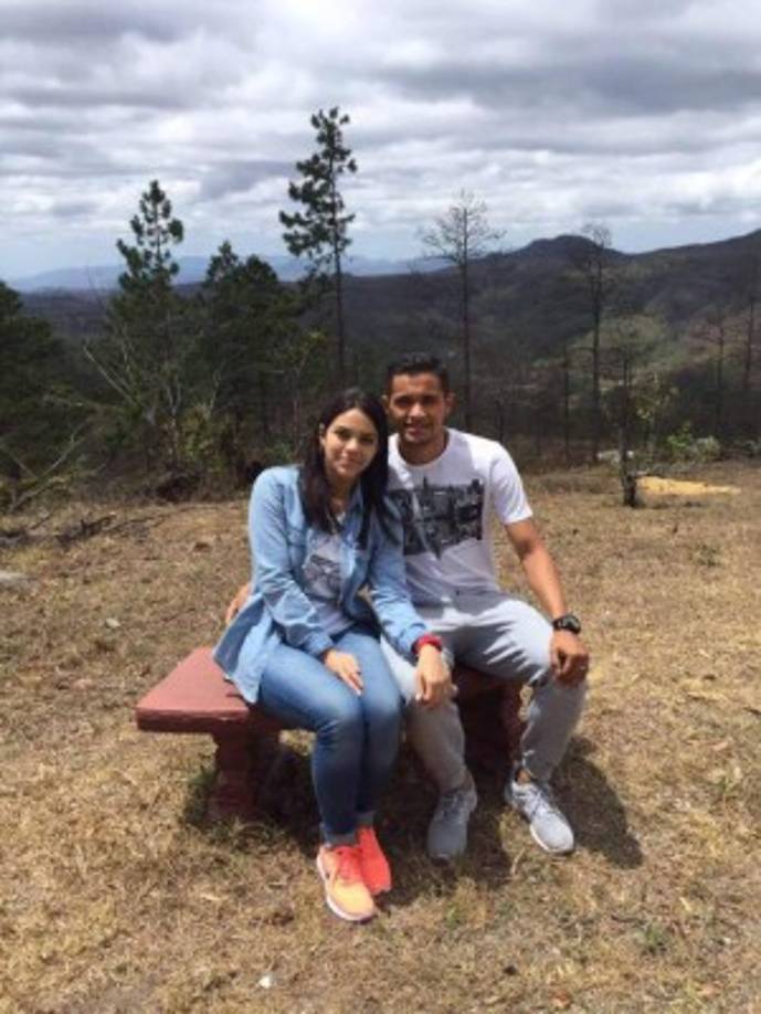 Alejandra Nohemi y Roger Rojas están casados.