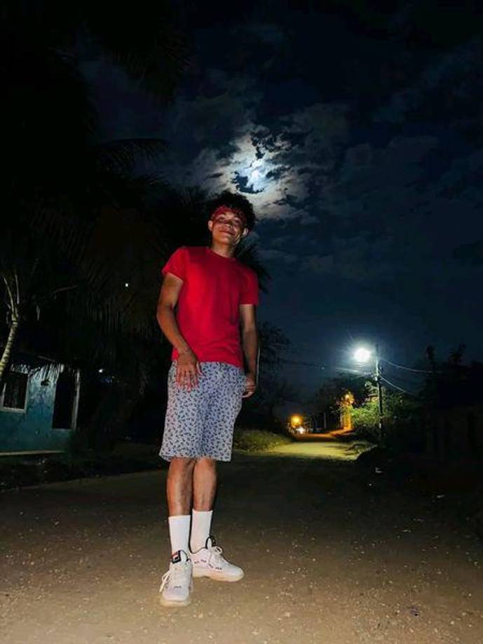 “Mi corazón me avisó. Era muy inteligente mi muchacho”, continuó lamentando la progenitora del joven hondureño.