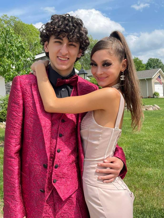 Shirilla aceleró su Toyota Camry y chocó contra el edificio Plidco, una estructura de ladrillo en la intersección de Progress y Alameda Drive, en el barrio de Strongsville, en Cleveland, de acuerdo con informes policiales y de la fiscalía.