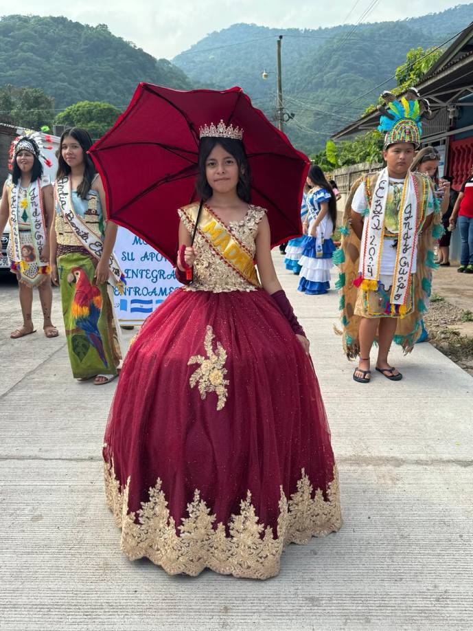Es importante destacar que el Centro de Educación Básica Experimental Bilingual School es un proyecto piloto de la municipalidad de Villanueva, donde se enseña inglés como segunda lengua a la comunidad.
