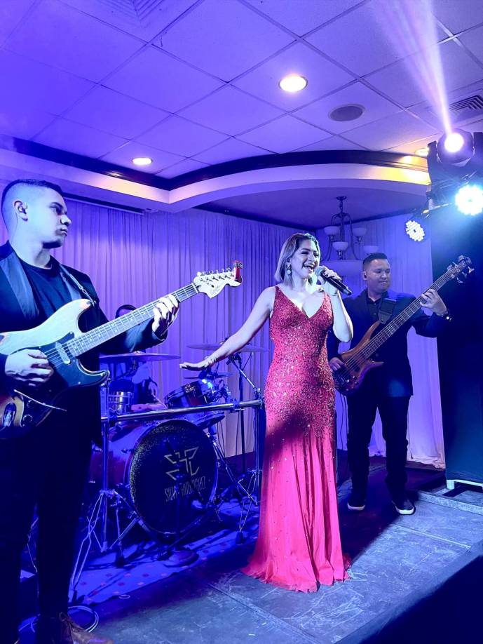 SILVIA RODRÍGUEZFecha: 31 de diciembre<br />Lugar: Telamart Resort en Tela.<br />Hora: 8:00 pm.<br />Reservaciones: 3330-4579