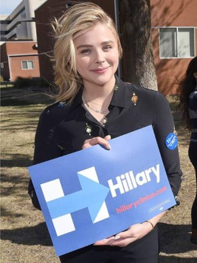 La actriz de 19 años Chloë Grace Moretz dijo su primer voto será para Hillary Clinton.