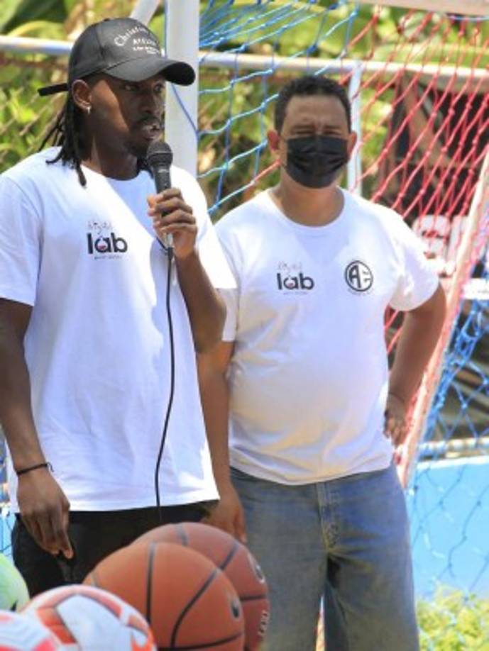 El Southampton de la Liga Premier es el club con mayor ventaja para fichar al hondureño Alberth Elis.