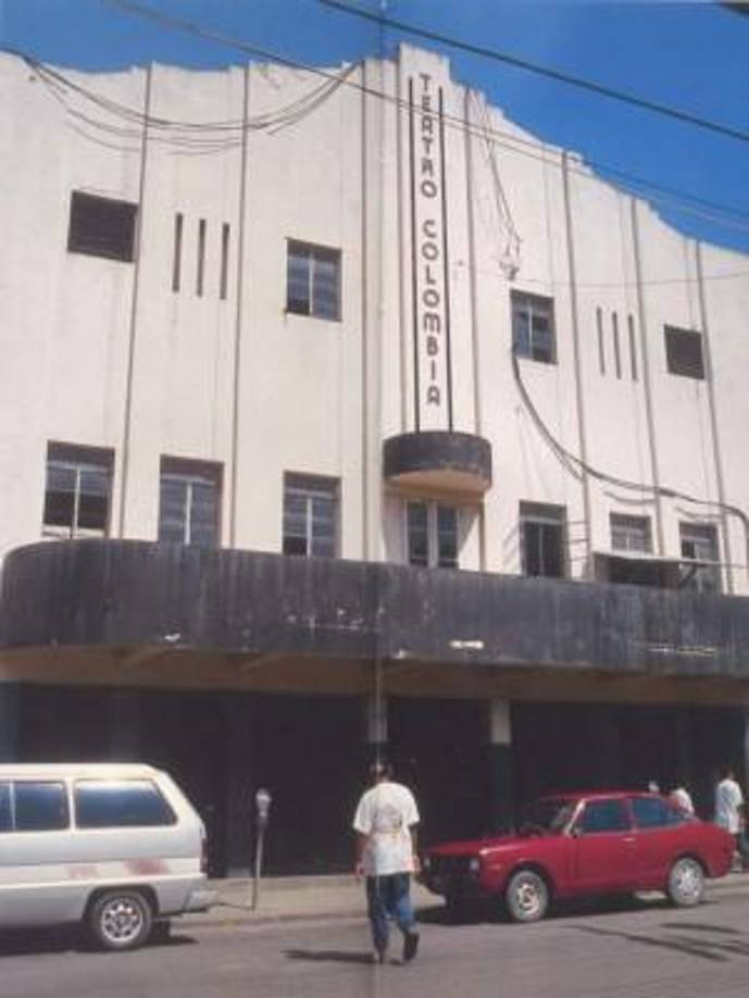 Para 1935, El cine Colombia, vino a revolucionar esta experiencia con la proyección de las películas tecnicolor, aunque también siguió proyectando películas en blanco y negro. 