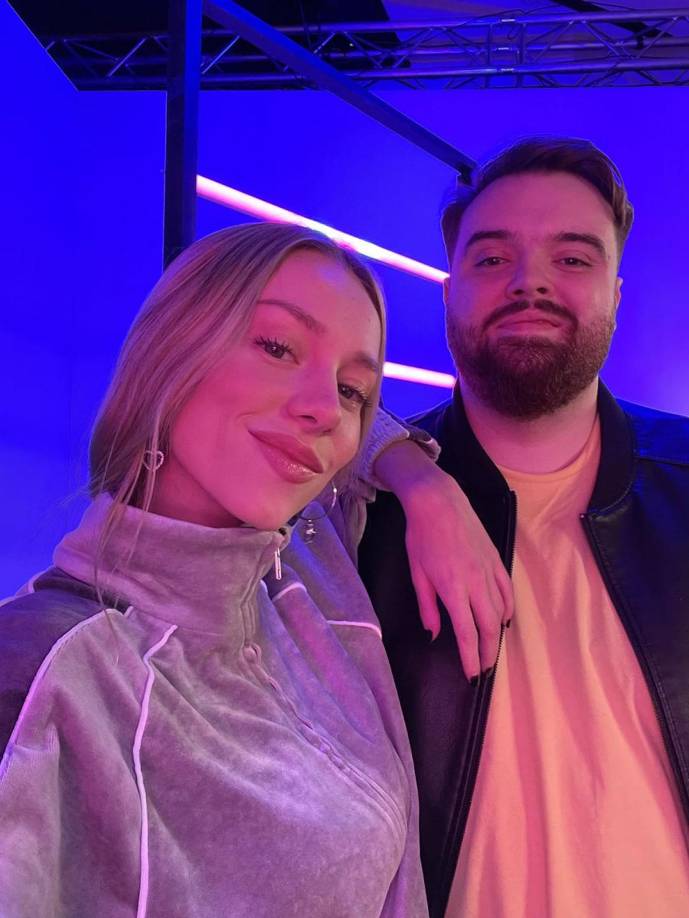 Cabe recordar que a principios del 2021, Ibai Llanos bromeó con ser el novio de la actriz española Ester Expósito y muchos pensaron que sus dichos eran reales.