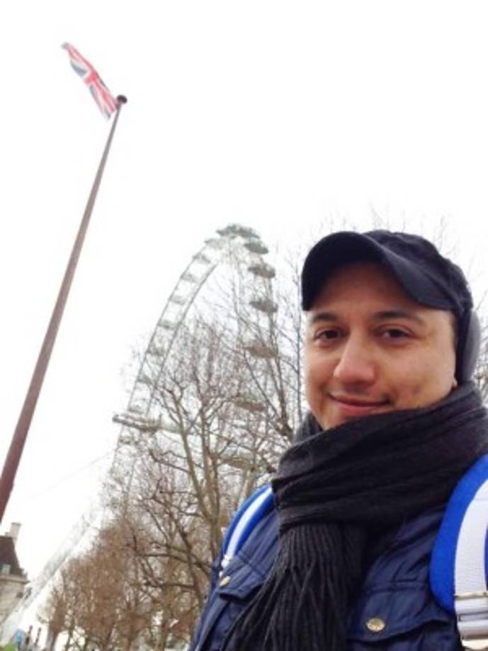 De paseo por el sendero de la reina en los Jardines del Jubileo. A mis espaldas, el Ojo de Londres. Londres, Reino Unido. <br/>