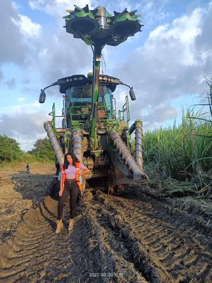 Tania es originaria de Yorito, Yoro y ahora trabaja en la hacienda “La Monarca” ubicada en San Juan, Yoro. 