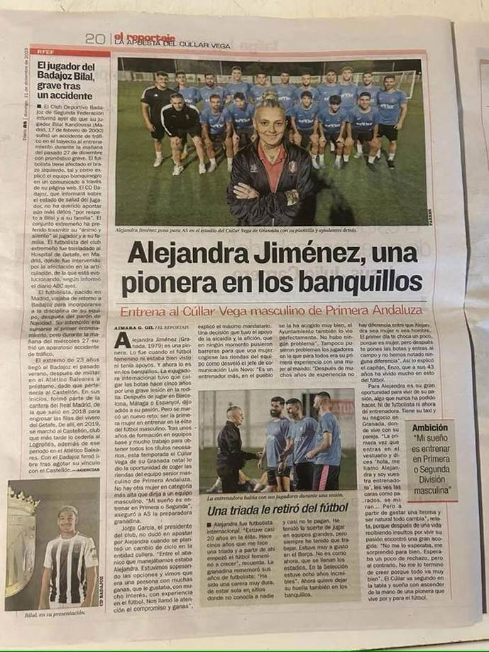 Alejandra Jiménez ha destacado en varios reportajes de diarios españoles como una de las “pioneras en los banquillos”.