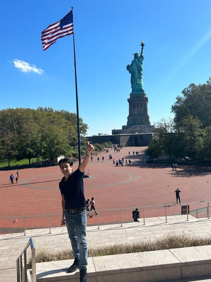 Francis era originario de Lucerna, Ocotepeque y radicaba en San Pedro Sula desde muy joven. Laboraba en una maquila en donde era muy querido por sus compañeros.