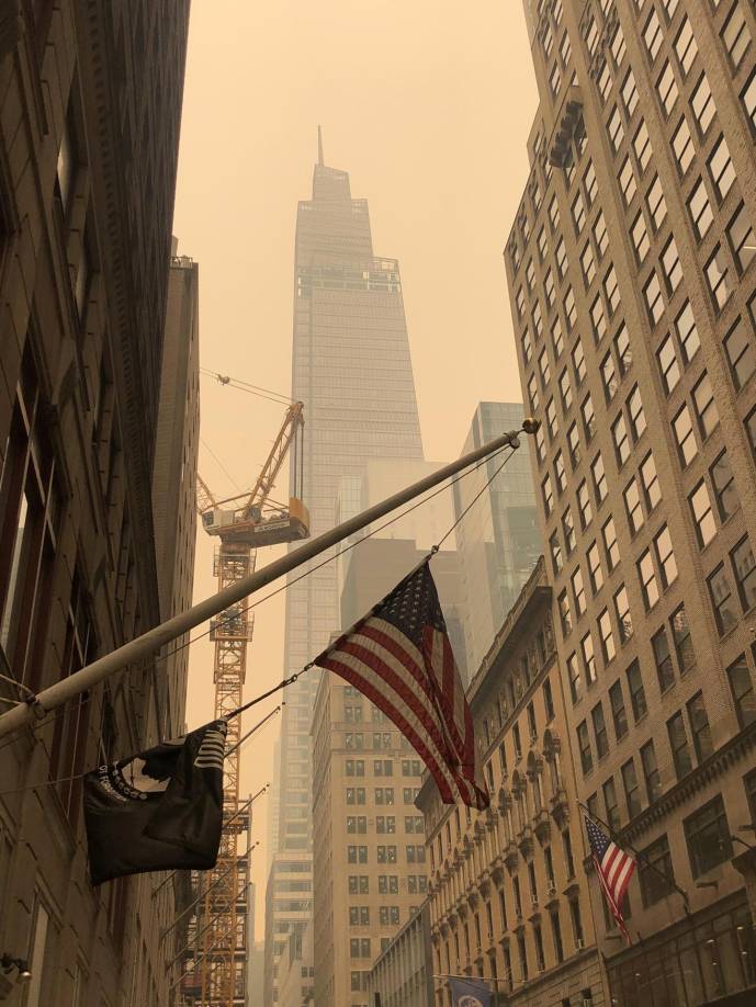 A orillas del río Este, el abogado jubilado Jack Wright explicó que la contaminación le generó “tos todo el día”.