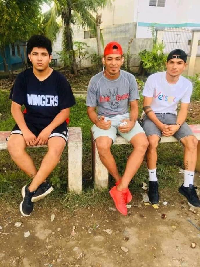 Sin embargo, este viernes por la tarde el rumor fue desvanecido por los vecinos que lo vieron con vida.