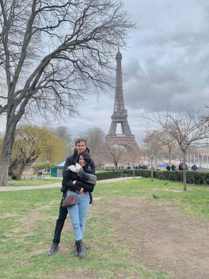 Después del español, el primer idioma que aprendió fue el inglés en secundaria. “Lo perfeccioné en Alemania porque era mi único idioma para comunicarme, ahí ya pude hablar bien en inglés y aprendía el alemán. Ya sabía el francés y el italiano