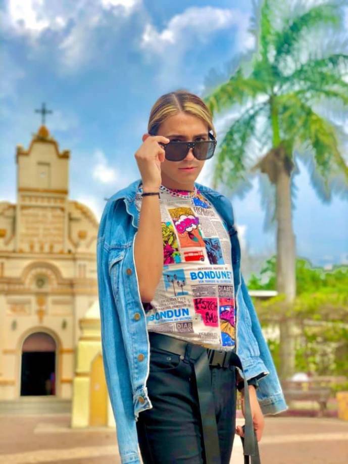 El tiktoker, a sus inicios gozó de la vista y el gusto de sus videos de varios artistas internacionales, entre ellos Becky G, Eugenio Derbez y otras personalidades del mundo del Tiktok. 