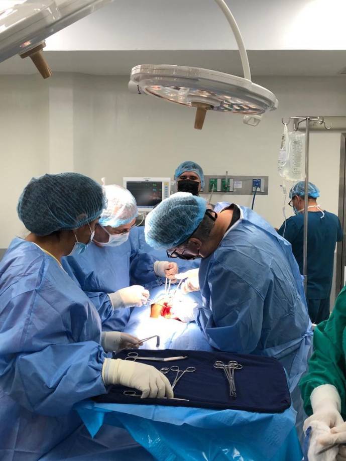 El nacimiento de Victoria de Dios tuvo lugar en el hospital del Valle en San Pedro Sula y fue atendido por un equipo médico encabezado por el ginecólogo y científico, Eduardo Bueso y el embriólogo guatemalteco, Fredy Mejía.