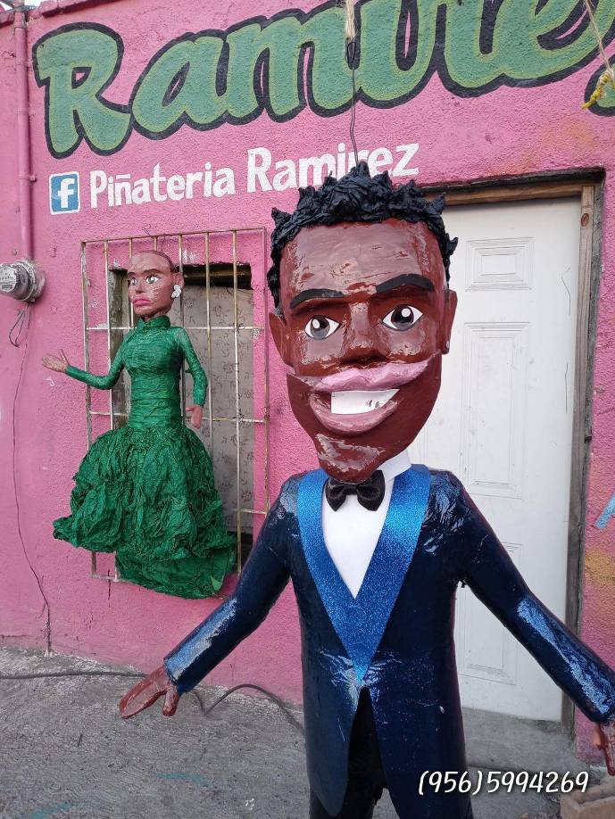 Los dueños de piñatería Ramírez distorsionaron un poco la boca de Chris Rock para simular que así habría quedado tras el cachetadón de Will Smith. 