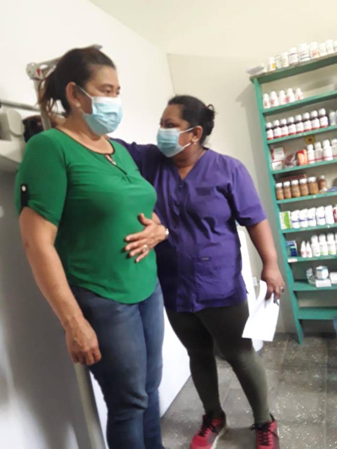 En marzo 2020, durante la emergencia sanitaria, fue contratada por el gobierno municipal para formar parte del programa Fuerza Honduras, financiado por el Banco Interamericano de Desarrollo (BID) para trabajar como promotora de salud.