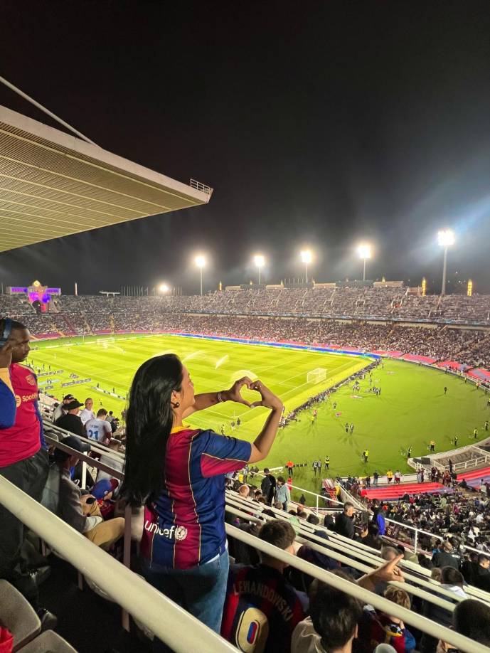 Deyni Menjívar es fiel seguidora del Barcelona.