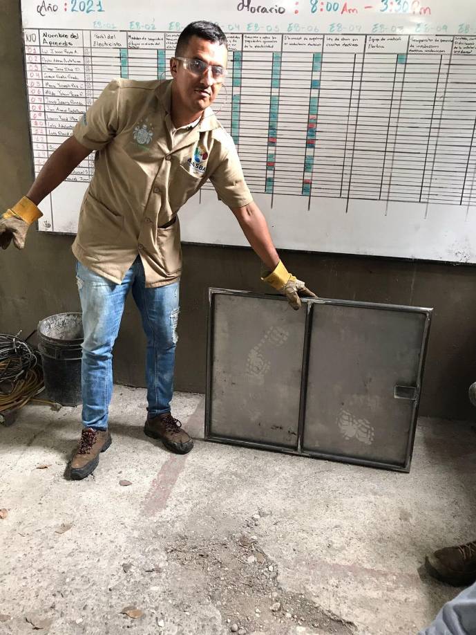 Joselyn tiene 28 años y reúne todos los requisitos de lo que busca Rony.