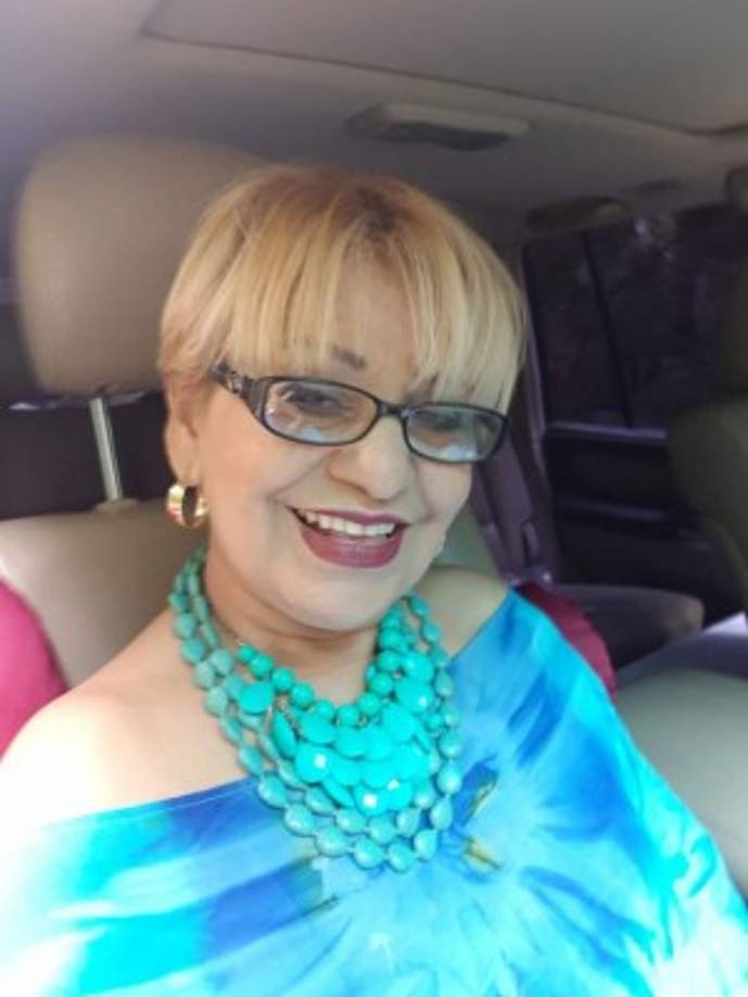 Las letras de sus canciones están impregnadas de positivismo y amor por su patria Honduras. Celia también disfruta mucho el arte de la pintura y asegura que le gusta escribir poesías.