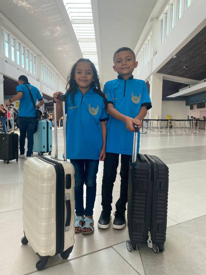 Asimismo por una comisión que los trasladaría a Valencia. 