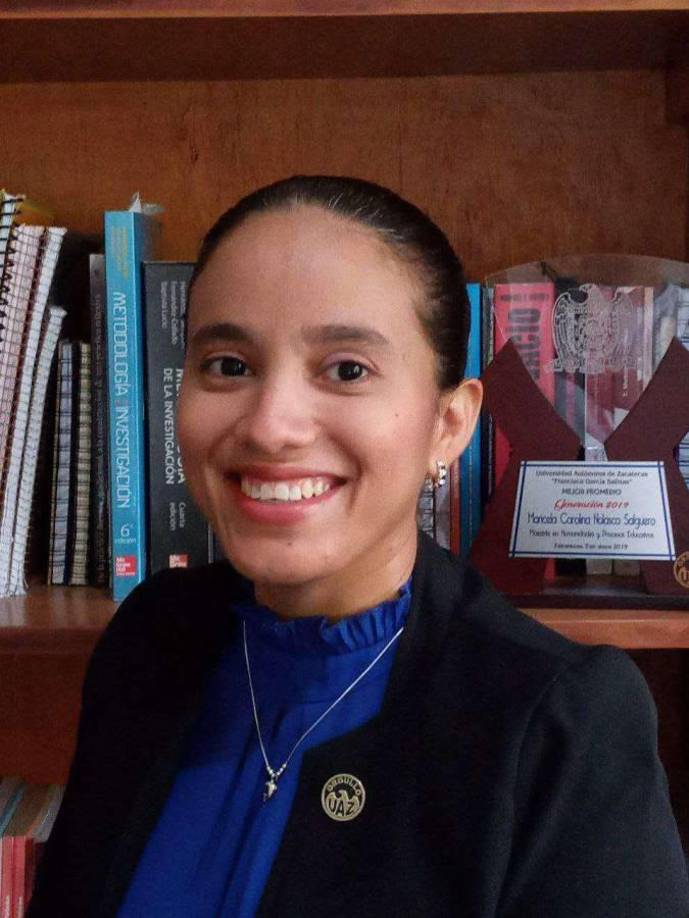 Maricela Nolasco, actriz, productora, gestora cultural y profesora de actuación. Su pasión por el teatro es abismal, tiene un sin fin de obras en las que ha participado, muchas de ellas producidas por sí misma. 