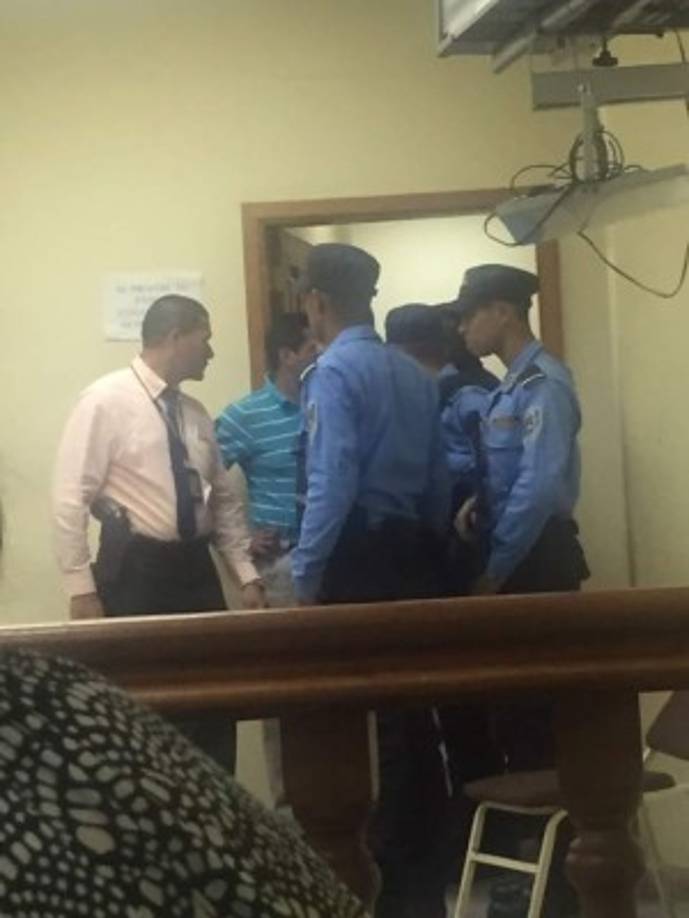 Se ha reforzado la seguridad en la sala de tribunales.