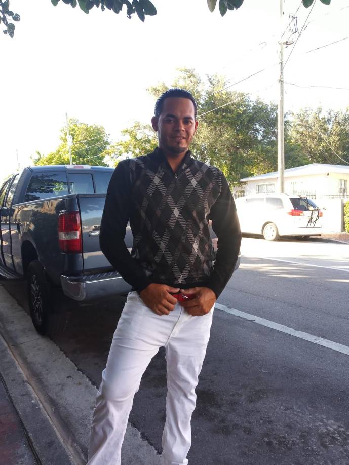 Rigoberto fue llevado hasta la corte y acusado por el delito de violencia doméstica y de un cargo de agresión por estrangulamiento.