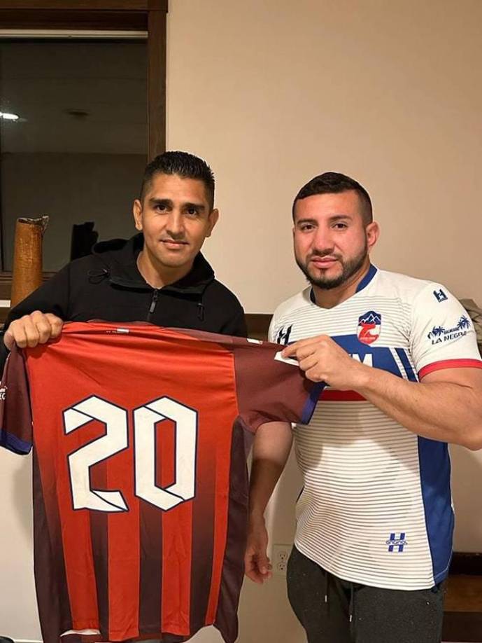 Jorge Claros - El volante mundialista con Honduras en Brasil 2014 se unió al Atlético Junior de El Negrito, Yoro.