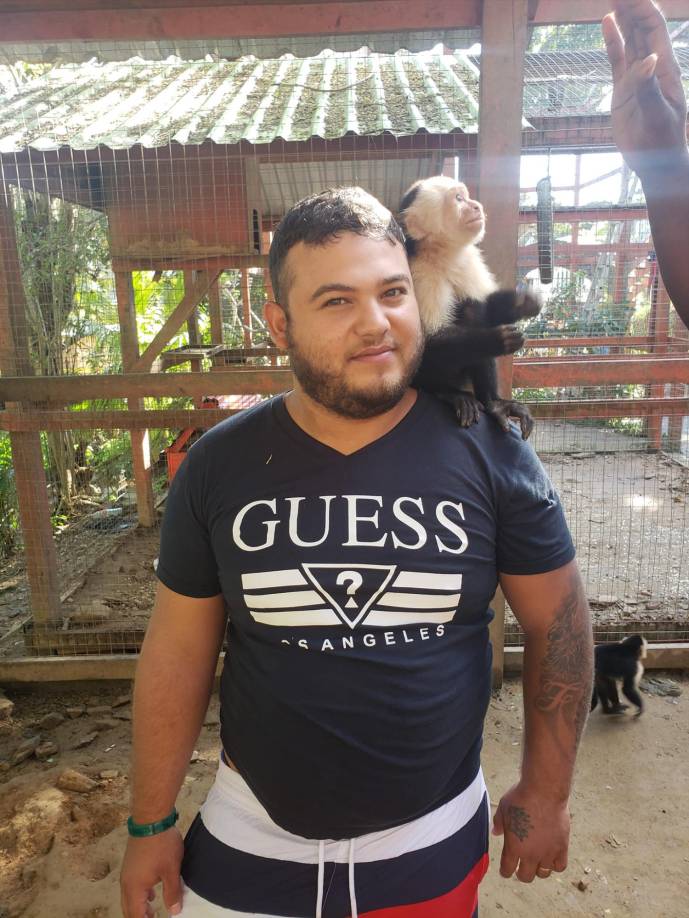 De acuerdo a medios locales, Dorian Hasan se conducía en una camioneta de trabajo en compañía de otro hondureño, quien no fue identificado, pero que también murió en el lugar.