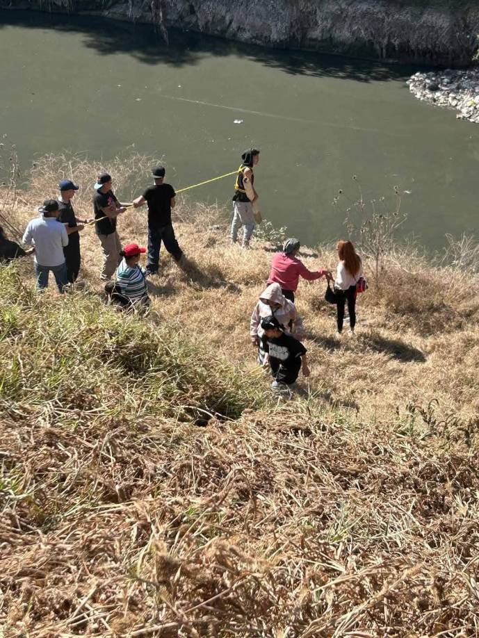 “Se llevaron sus lanchas, drones y dijeron adiós”, denunció un usuario en redes sociales.