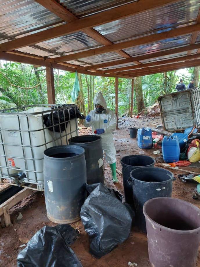 No se reportaron detenciones relacionadas al hecho. Varios peritos analizaron el laboratorio clandestino. 