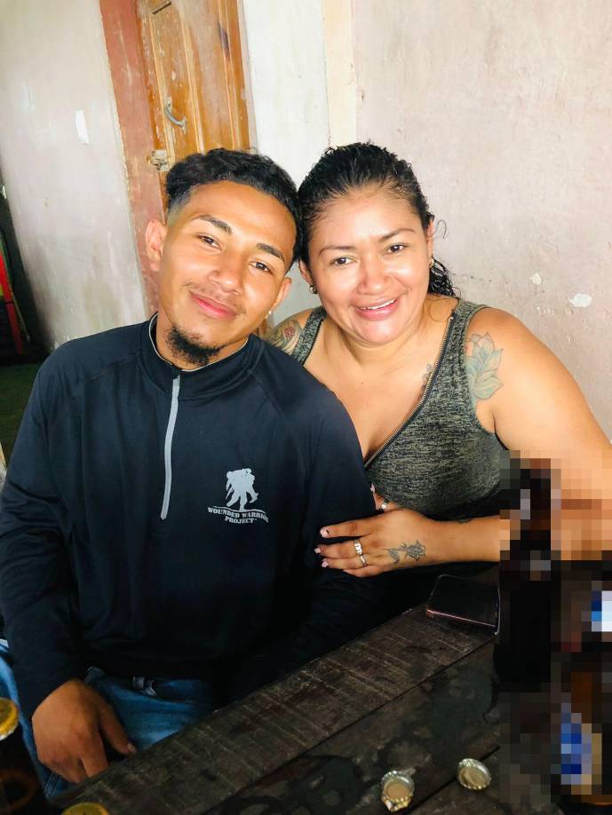 Se informó que hay otras dos personas heridas, una de ellas grave y la otra con unos de sus brazos fracturado.