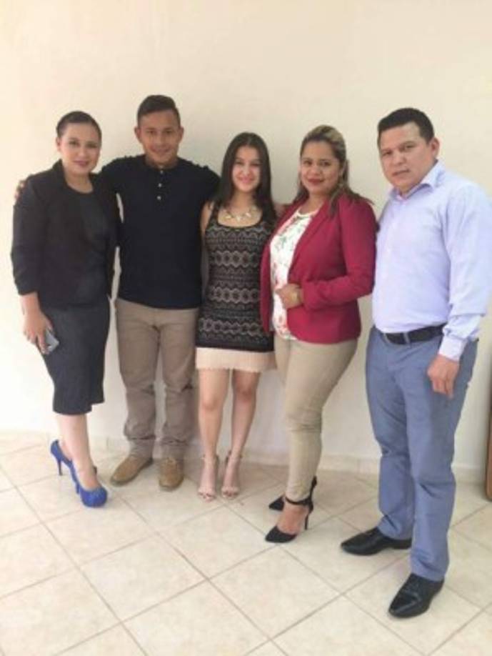 Germán Mejía y su esposa en la boda civil.