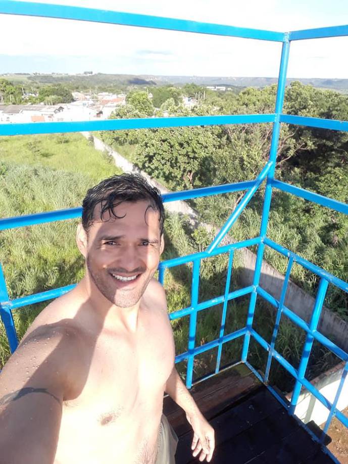 Plantao da Gelada es el nombre de la tienda del ex delantero brasileño Everaldo Ferreira, goleador en Olimpia y Real España.