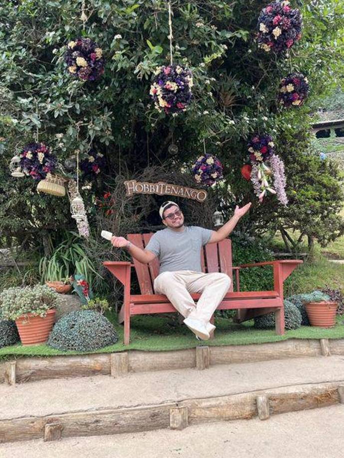 Ayudando a Honduras exigió jusjticia. “Exigimos justicia por la vida de nuestro colega y amigo Darwin Navarro que hoy le arrebataron su vida violentamente. Darwin era un chico gay abiertamente, estudiante y defensor de los derechos humanos de nuestra comunidad”, fue la petición pública.