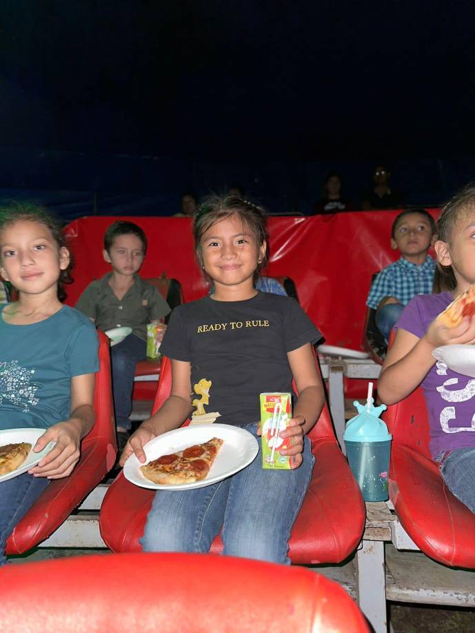  Los pequeños de hogares Emmanuel y Corazón de la Misericordia disfrutaron de bocadillos y una espectacular función en el Circo Mundial ubicado en el segundo anillo de San Pedro Sula.