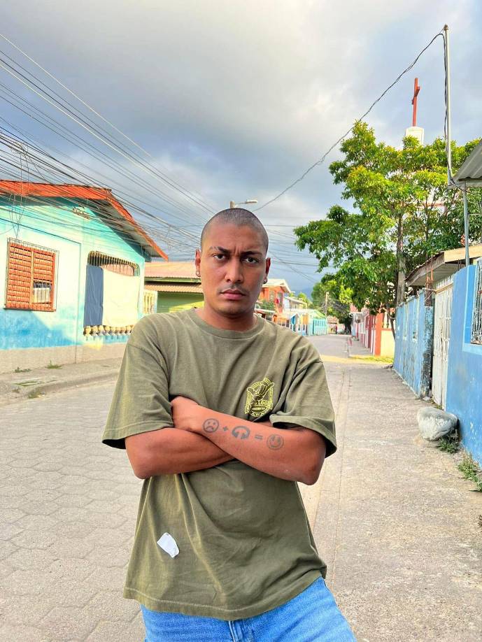 ”Me siento triste porque si quería ir a la gira, quería conocer toda la fanaticada, pero si me duele ver un montón de hondureños burlándose que me negaron la visa, eso es normal, no soy la primera persona a quien le niegan la visa”, comentó.