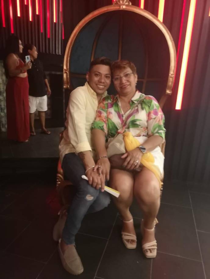 Ella, según cuenta el patriarca, viajó al “Viejo Mundo” con el fin de darle estabilidad a sus hijos, a quienes mandó a traer desde Nicaragua tras establecerse en España. 