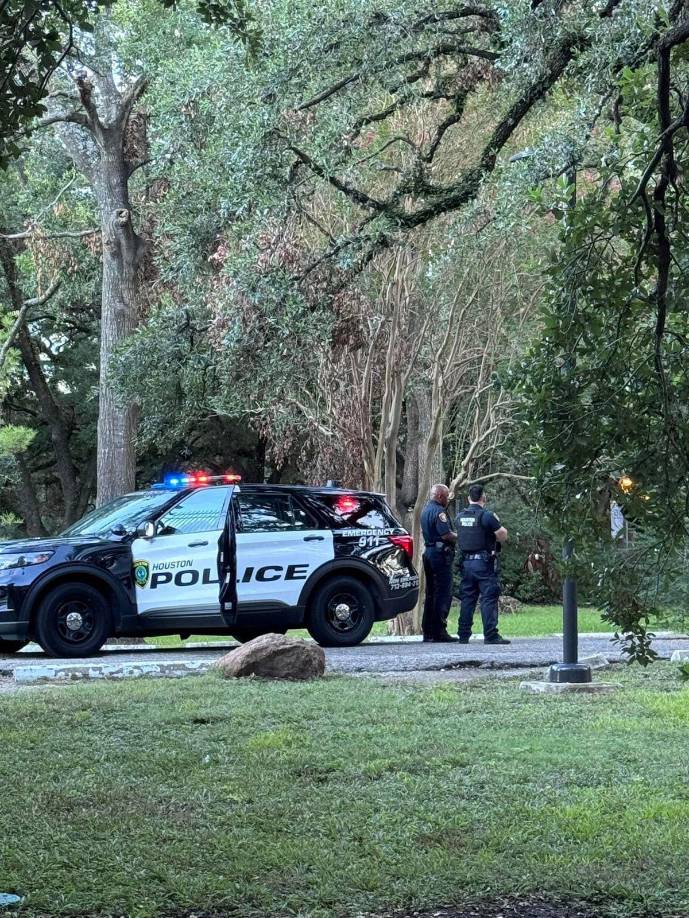 Se cancelaron todas las clases de ese día y del martes para que la policía de Houston pudiera investigar el caso de la joven hispana de manera más efectiva.