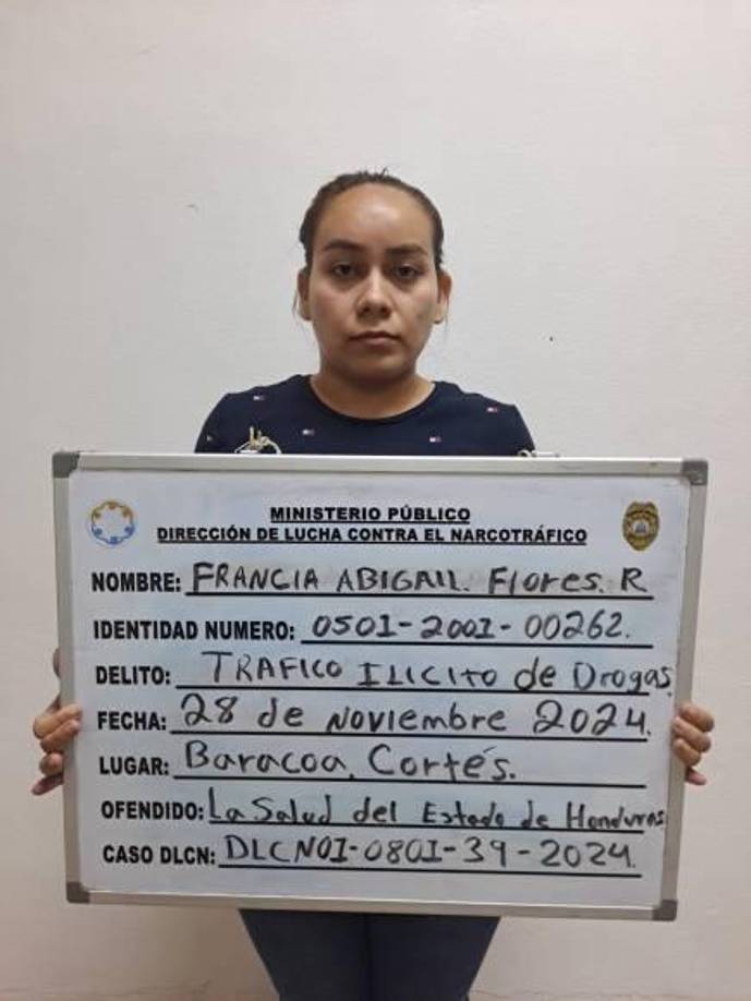 Su hija, llamada Francia Flores, es estudiante de Medicina.