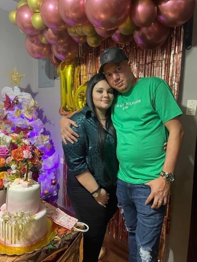 De acuerdo con sus familiares, la pareja tenía planeado viajar a España y utilizarían el dinero que les darían a cambio del carro. 