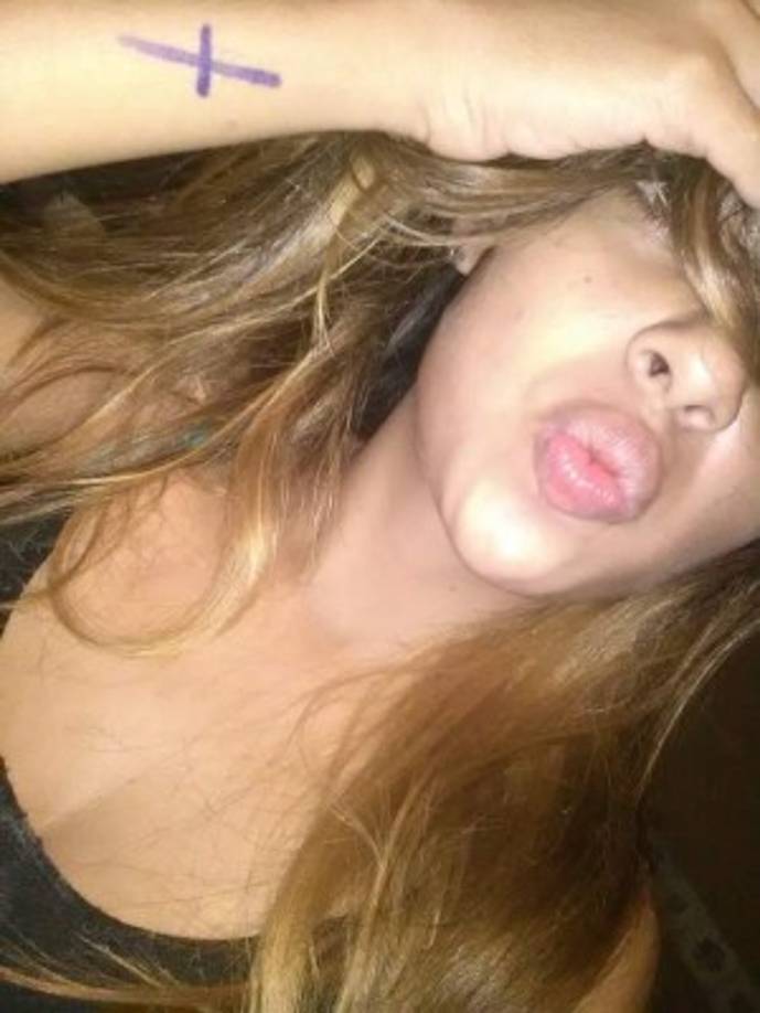 El cadáver fue trasladado a la morgue de Medicina Forense, donde llegaron sus parientes en horas de la noche.