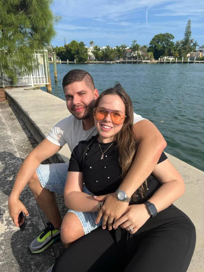 Y es que tras la triste noticia, Antonia Botero y Chavi han recibido muchos mensajes de apoyo por parte de sus seguidores. De hecho, la pareja compartió un video explicando más detalles sobre la pérdida del bebé, y entre los comentarios destacó uno en tono de crítica hacia ellos. 