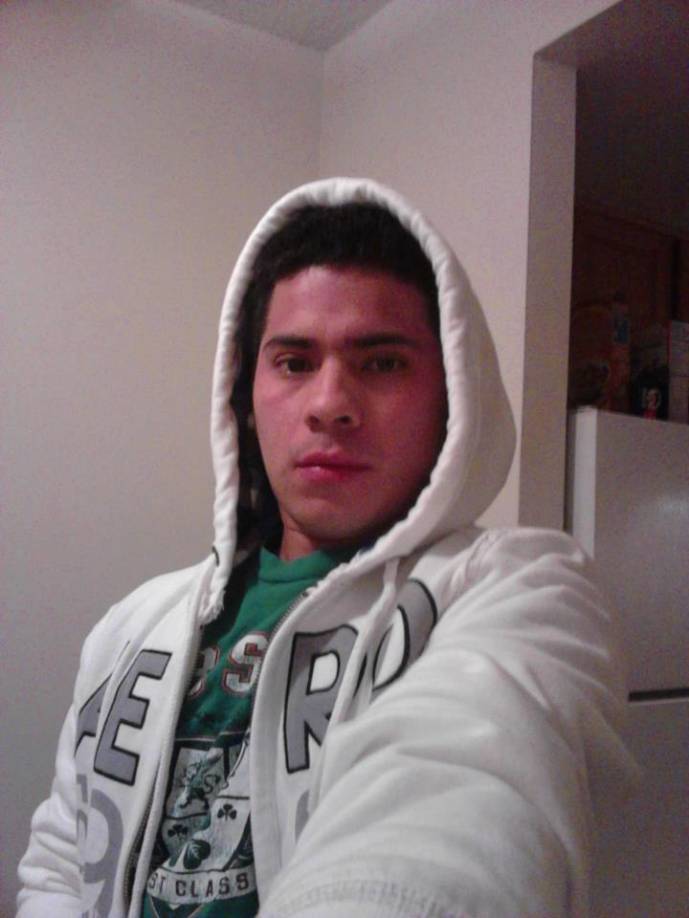 Fernández logró poner a salvo al hijo de Muñoz y a su amigo; sin embargo, él forcejeó con la corriente en vano y fue arrastrado.