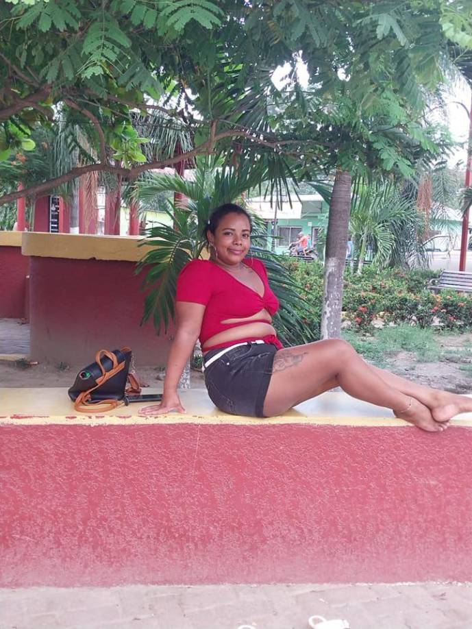 El lunes, Iris grabó varios videos al interior de un bus en el que se dirigía a Tocoa.