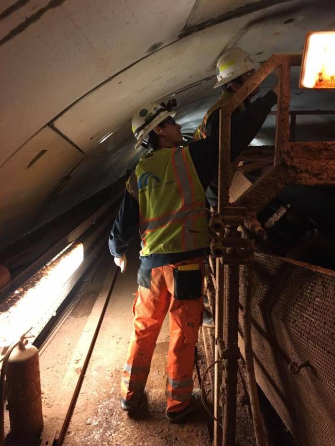 En 2020, después de trabajar como ingeniero de túneles en Washington, cocreó una empresa de tecnología de construcción. 