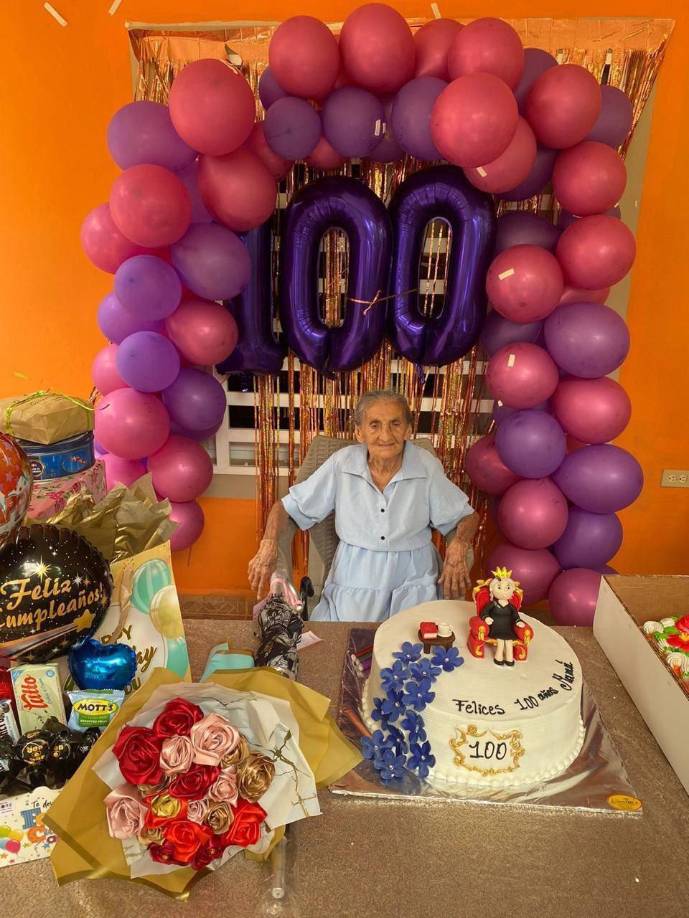 Doña Sara le manda un mensaje a la juventud de hoy, “que se cuiden no andar bebiendo y dormirse temprano para que puedan durar más tiempo”. 